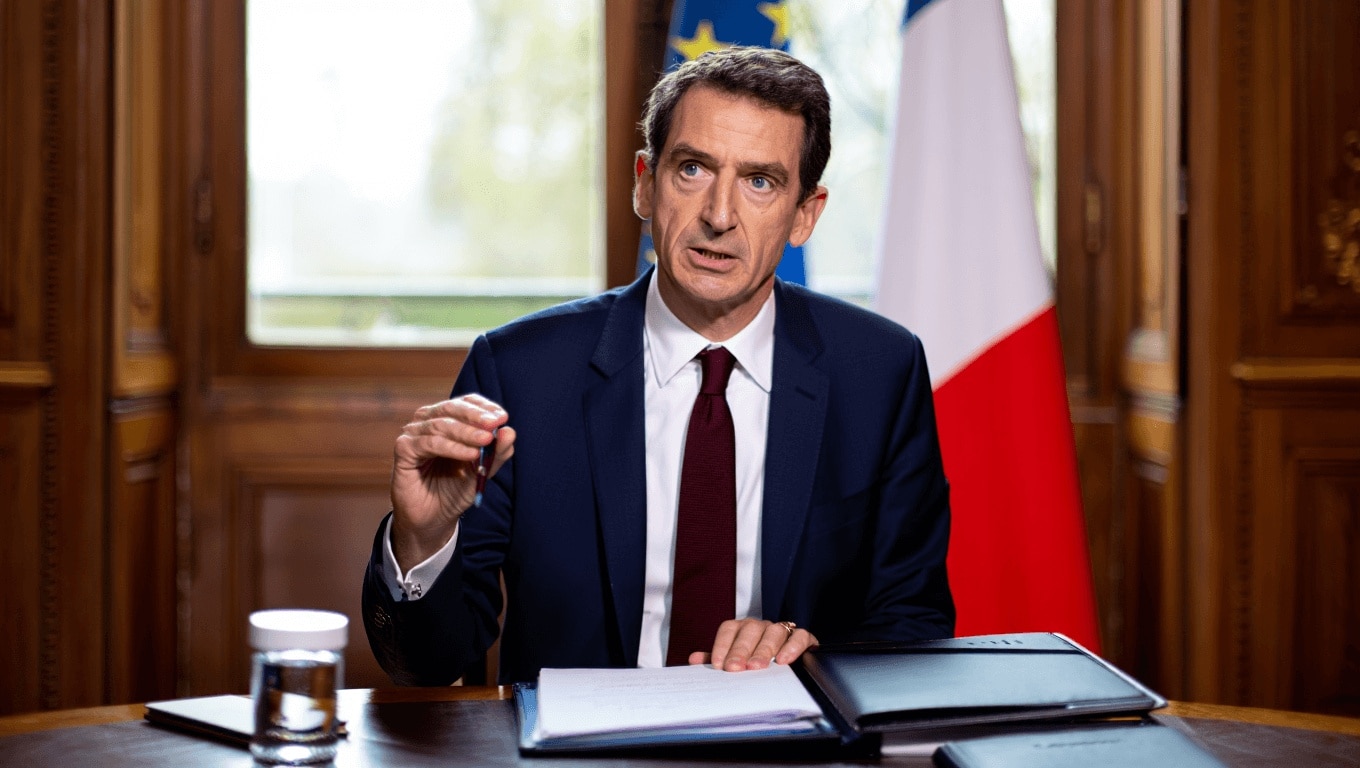 Guerre au Moyen-Orient : « La France se tient prête à participer à la défense » des pays du Golfe, assure Jean-Noël Barrot