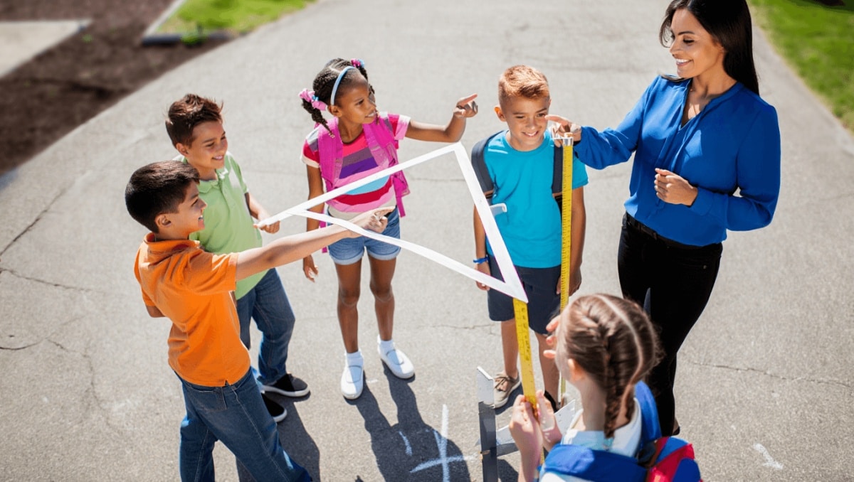 How to Incorporate the Outdoors Into Elementary Math Learning