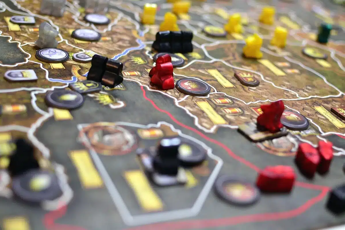 Tableau effaçable avec jetons magnétiques et marqueurs en classe